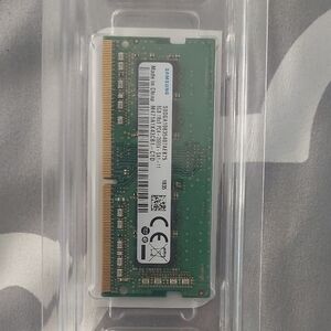 Crucial 8GB DDR4-2400 SODIMM RAM Module
